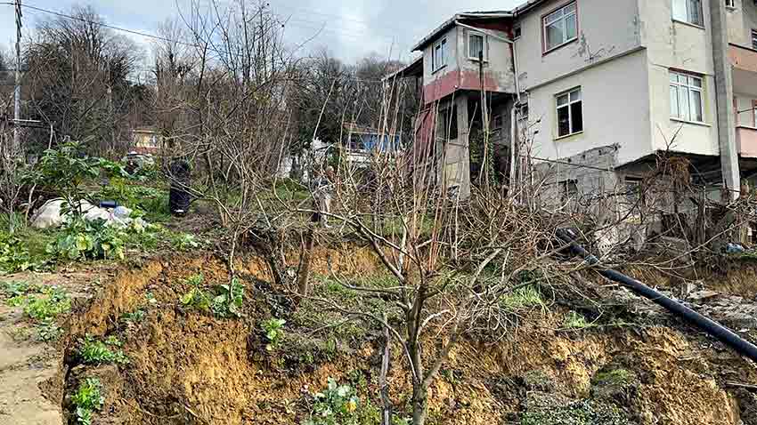 Z O N G U L D A K' T A E V Ç Ö K M E T E H L İ K E S İ İ L E K A R Ş I K A R Ş I Y A! (7)