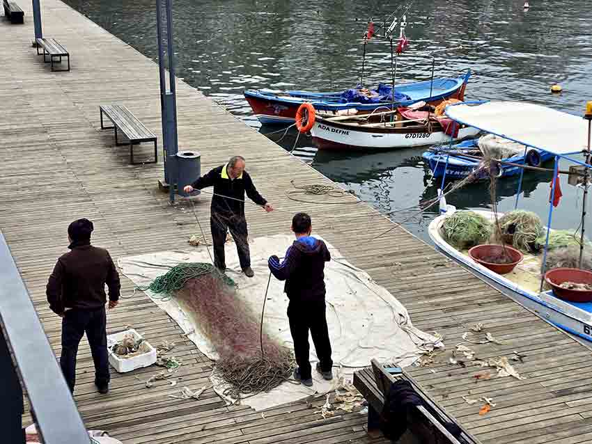 Zonguldak Limanı’nda Balıkçıların Ağ Temizliği (2)