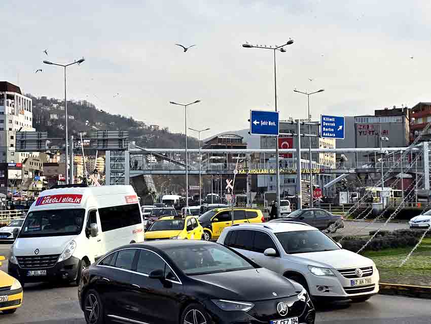 Zonguldak’ta Yayalar Ekip Oto Anonsuyla Uyarıldı (1)