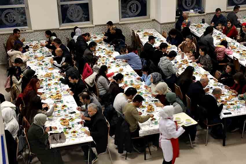 B A R Ü Ailesi Iftar Programında Buluştu (2)
