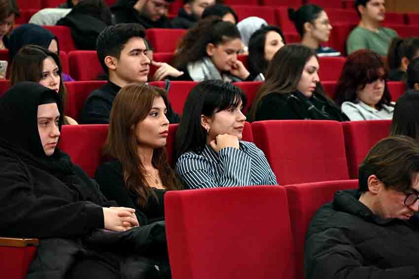 B E U N Bilim Kafe’de Bağımlılıkla Mücadelenin Önemine Dikkat Çekildi (2)