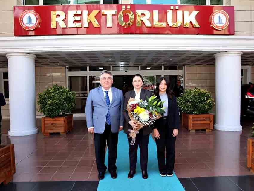 Bartın Valisi Dr. Nurtaç Arslan’dan Rektör Özölçer’e Ziyaret (2)