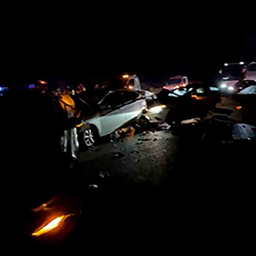 Bayram Dönüşü Zincirleme Kaza 5 Araç Çarpıştı (2)