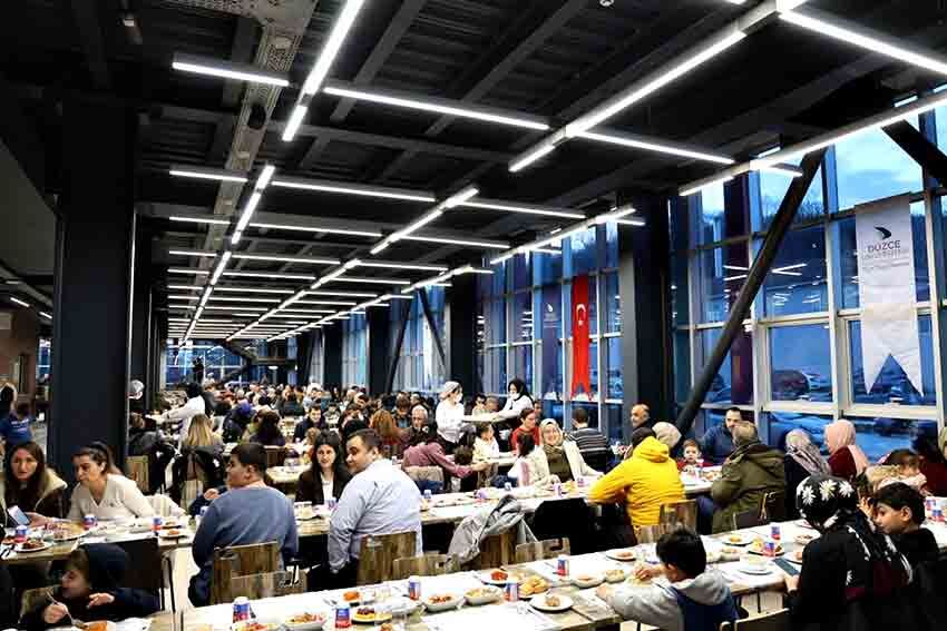 Düzce Üniversitesi’nde Geleneksel Iftar Programı (2)