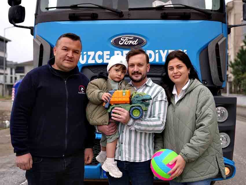 Minik Arda’nın Çöp Kamyonu Hayali Gerçek Oldu (1)