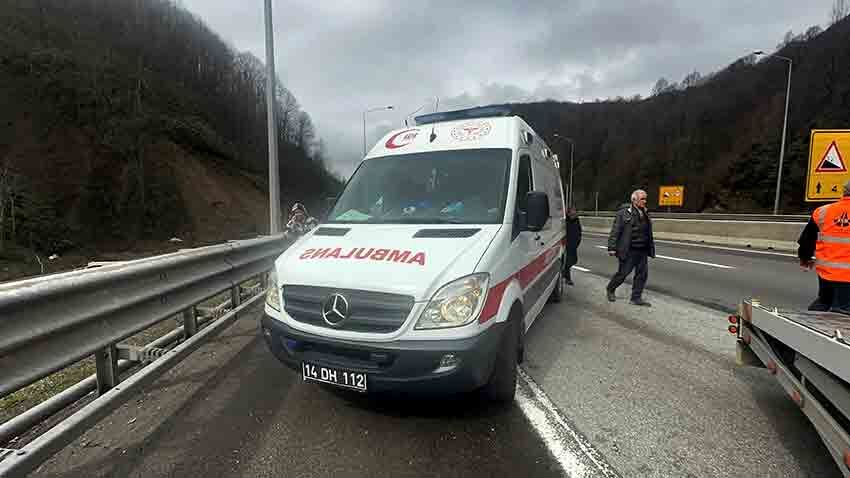 Tem Otoyolu’nda Feci̇ Kaza 2’Si̇ Çocuk 4 Ki̇şi̇ Yaralandi (3)