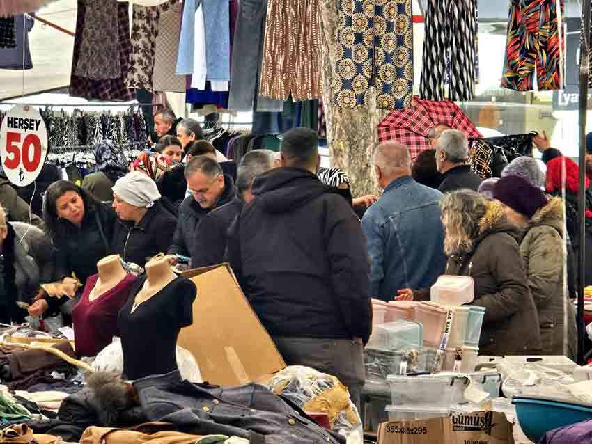 Yağmur Çamur Dinlemediler Herkes Oraya Akın Etti (5)