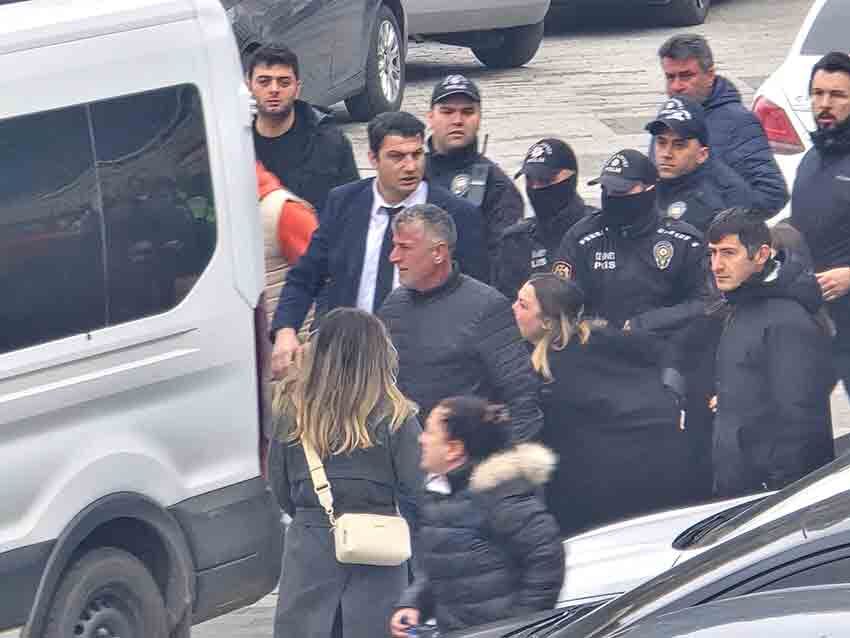 Zonguldak Adliyesi Önünde Gergin Anlar Kozlu’daki Cinayet Davasında Karar! (1)