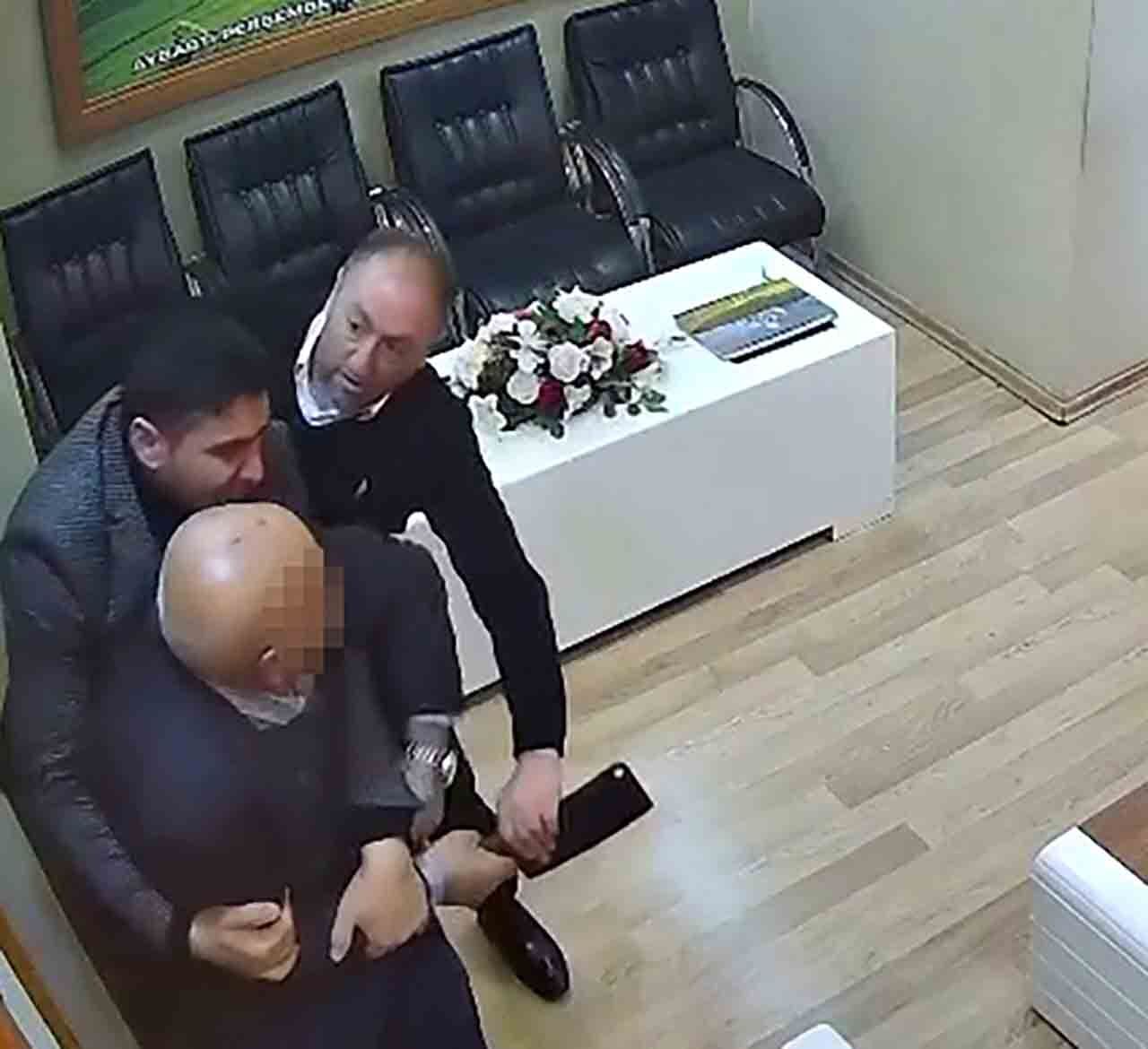 B E L E D İ Y E S E K R E T E R İ N E S A T I R L A S A L D I R D I (2)