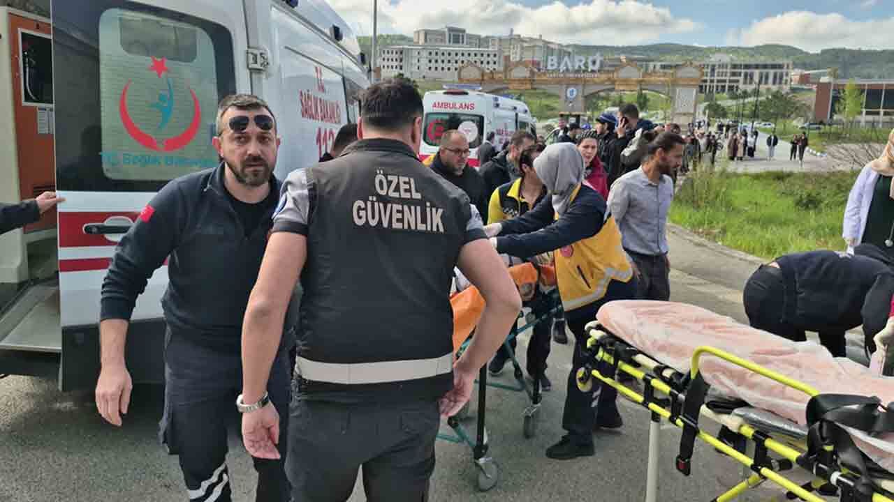 Bartin Halk Otobusu Kaza Yapti (6)