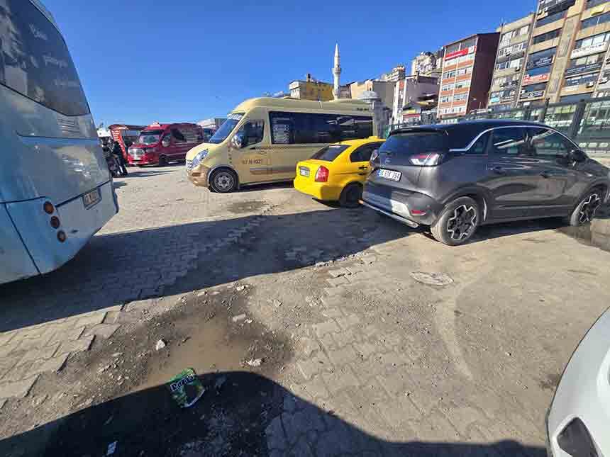 Dolmuş Duraklarında Rezalet Görüntü (4)