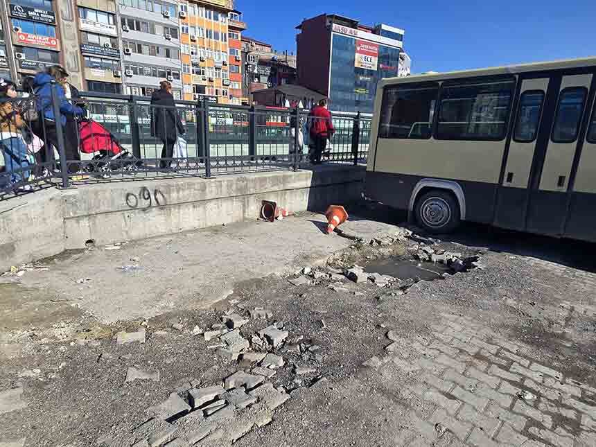 Dolmuş Duraklarında Rezalet Görüntü (9)