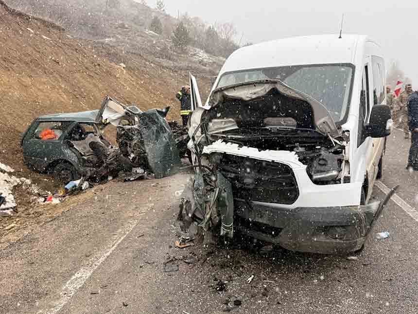 Gümüşhanede Öğretmen Servisi Kaza Yaptı (3)