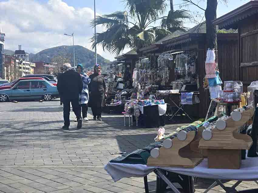 Havaların Isınmasıyla Sahilde Tezgâhlar Canlandı1 (1)