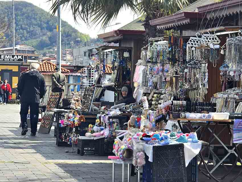 Havaların Isınmasıyla Sahilde Tezgâhlar Canlandı1 (2)