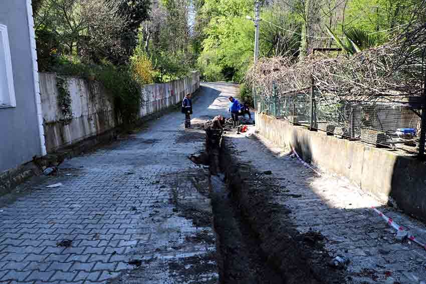 Ontemmuz Mahallesi’nde İçme Suyu Hattı Yenileniyor (1)