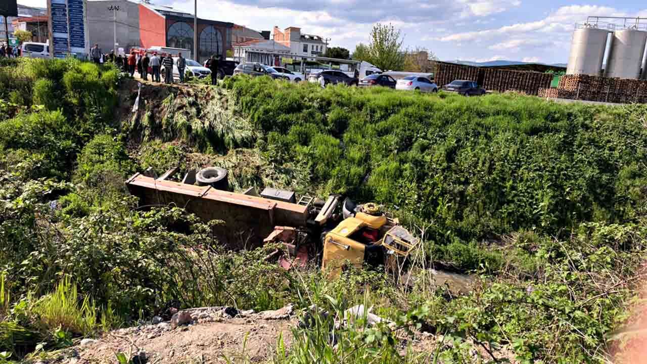 Vinç Dereye Uçtu 1 (1)