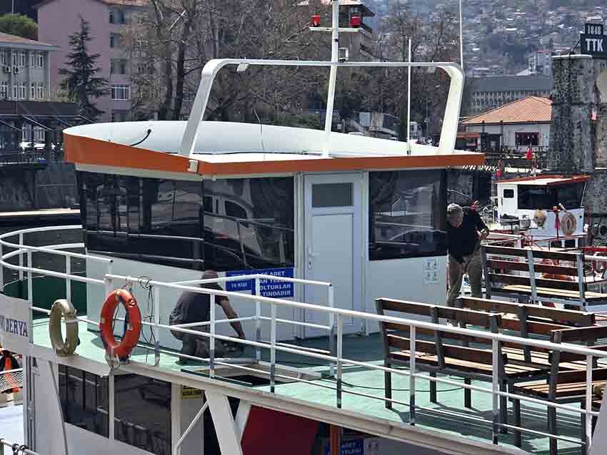 Zonguldak’ta Hizmet Veren Mavi Derya Gezi Teknesi, Bakım Çalışmalarının Ardından Yenilenerek Yeniden Denize Indirildi. (1)