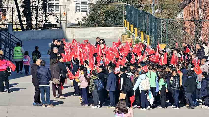Zonguldak'taki Okullarda Polis Nöbeti Başladı (4)