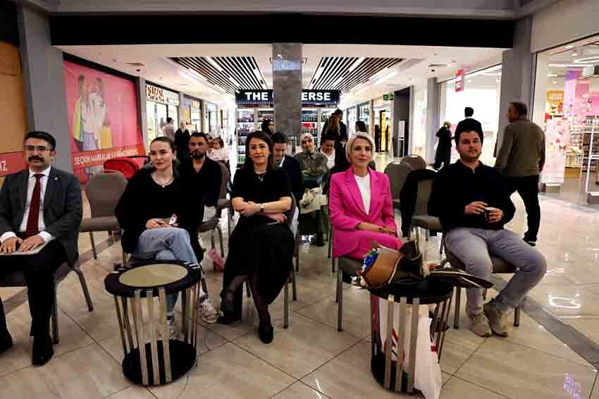 A H M E T Y E N İ L M E Z B E U N’ D A S A N A T S Ö Y L E Ş İ S İ N E K A T I L D I (2)