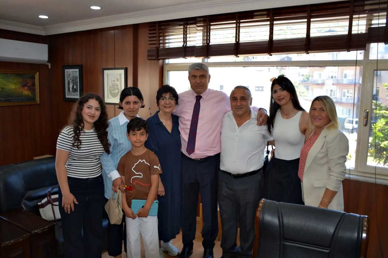 Başkan Sadık Recep Kara Vatandaşlarla Bayramlaştı (4)