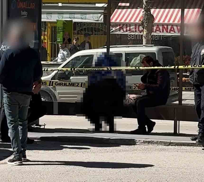 Ekmek Almaya Giden Adam Durakta Can Verdi (2)