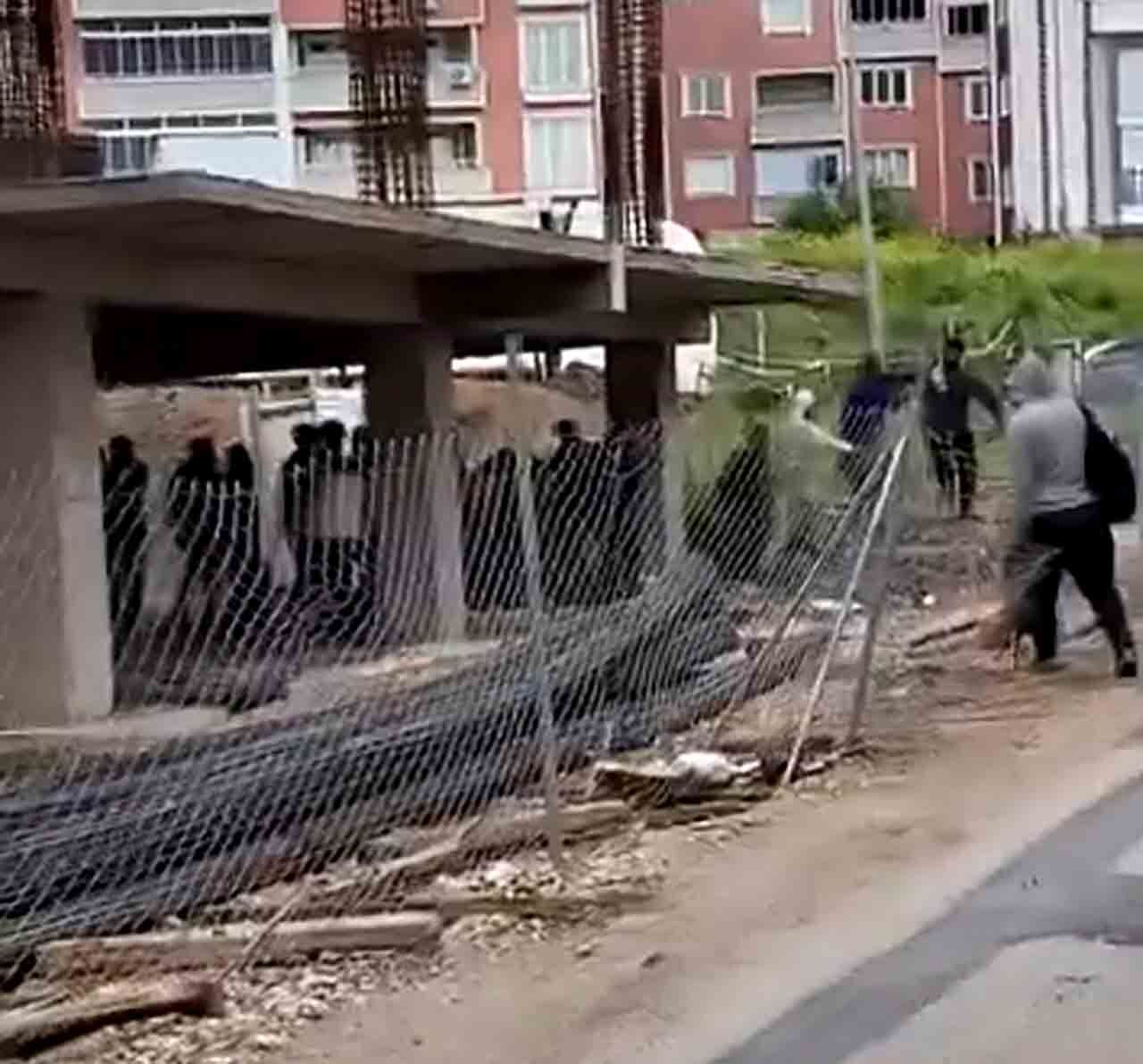 Inşaatta Sopalı Kavga (2)