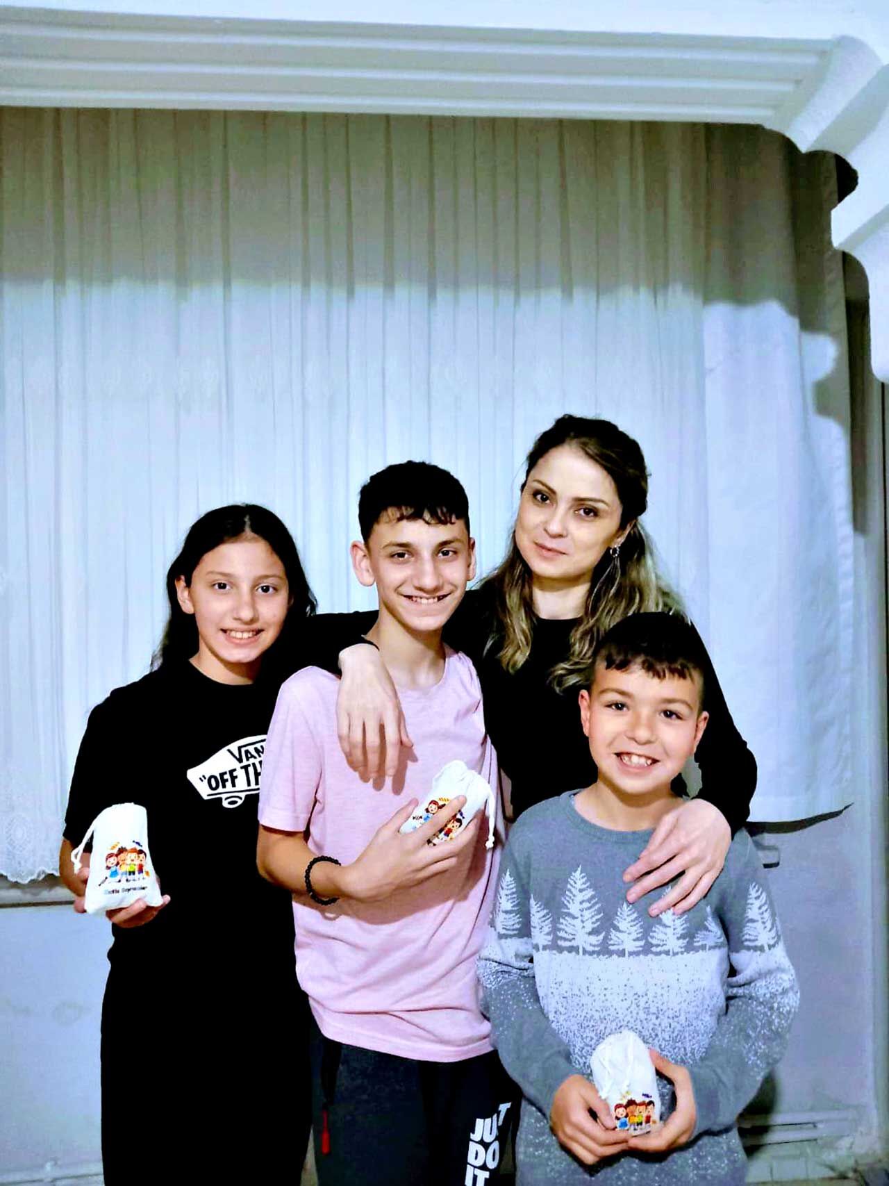 Kozlu'da Bayram Keseleri Çocuklara Dağıtıldı (3)