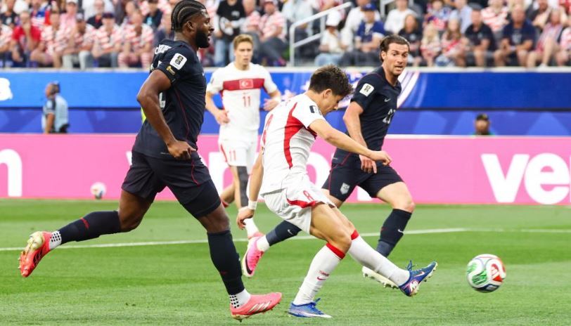 Arda Güler, Leipzig'i de boş geçmedi; Real Madrid, evinde RB Leipzig'i farklı yendi