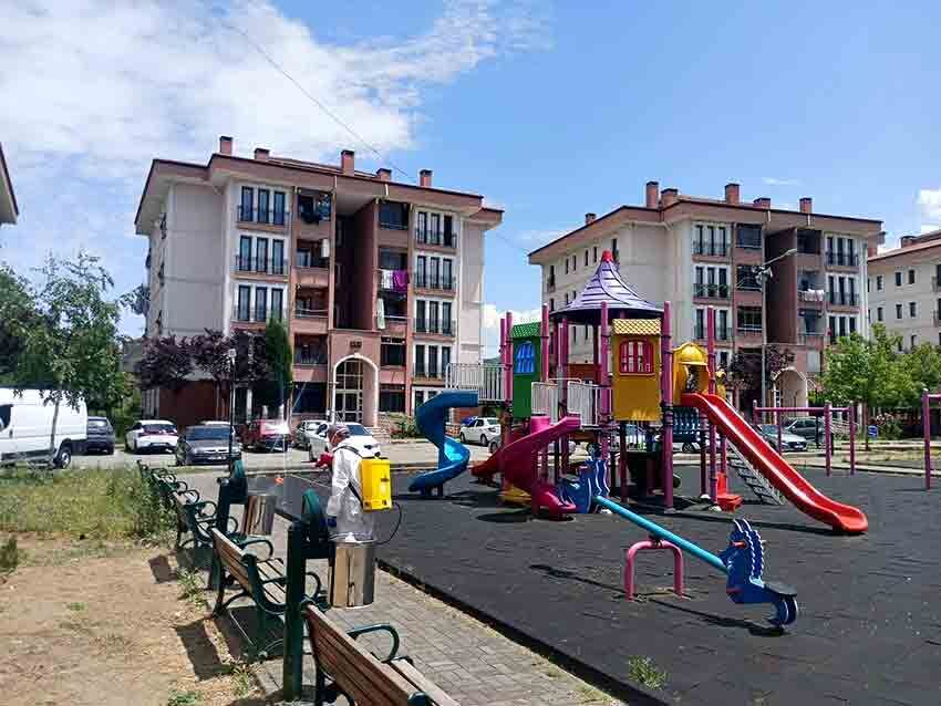 Gökçebey Belediyesi Ilaçlama Çalışmalarına Devam Ediyor (1)