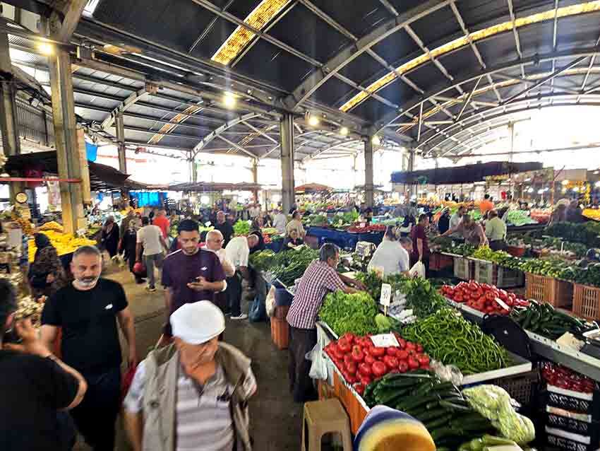 Halk Pazarında Hafta Sonu Yoğunluğu Patates Ve Soğanın Fiyatı Vatandaşı Şoke Etti! (2)