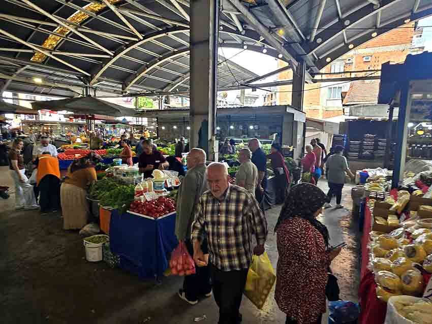 Halk Pazarında Hafta Sonu Yoğunluğu Patates Ve Soğanın Fiyatı Vatandaşı Şoke Etti! (3)