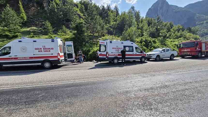 Kamyon Şarampole Devrildi Kastamonu (3)