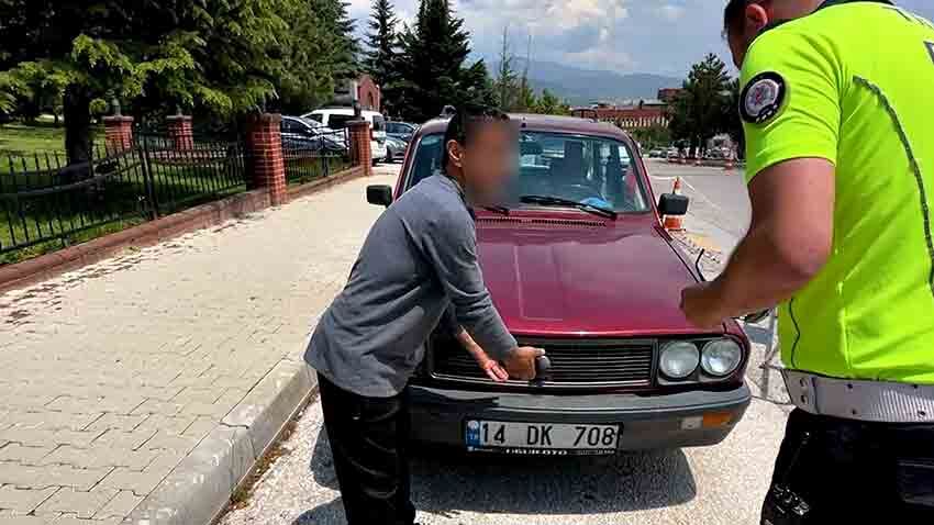 Yokuşta Kalkış Kabusa Döndü! Aynı Araca 3 Kez Çarptı (14)