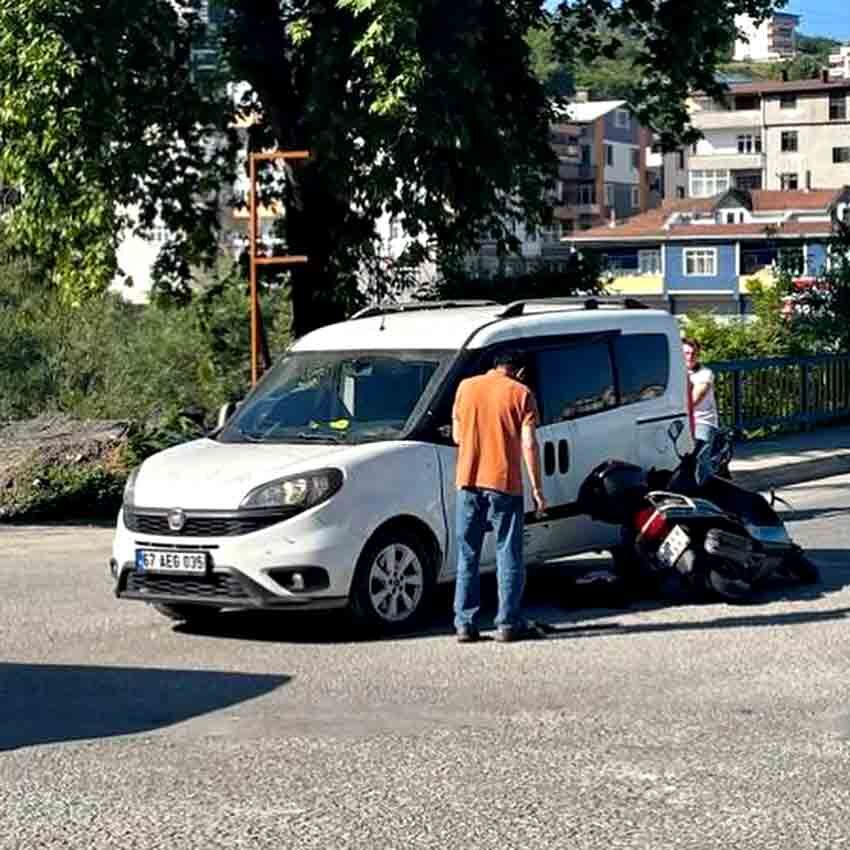 Zonguldak'ta Motosiklet Ile Otomobil Çarpıştı 2 Yaralı (3)