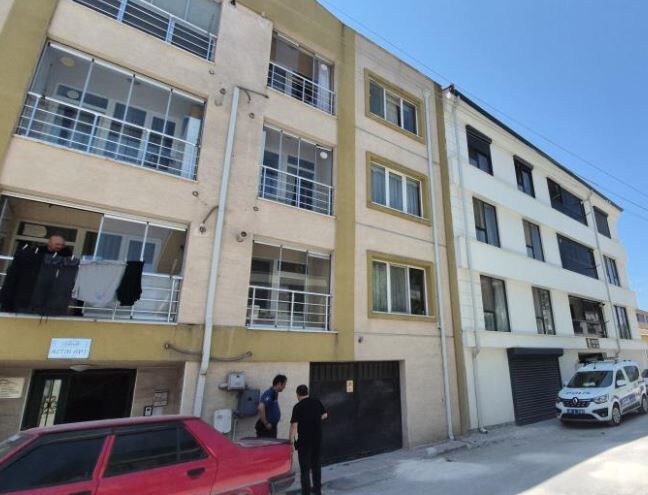 9 metre yükseklikten düşen 3 yaşındaki çocuk ağır yaralandı