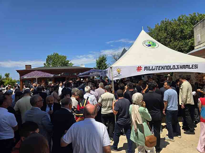 Bakan Kıcır Aşure Dağıttı (5)