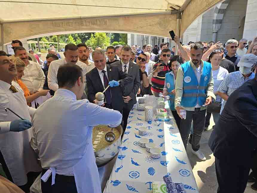 Bakan Kıcır Aşure Dağıttı (6)