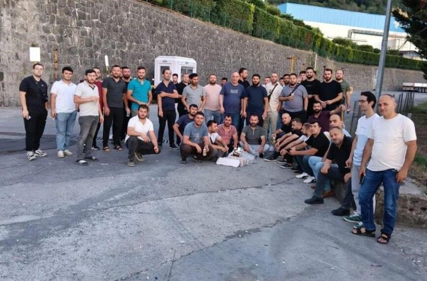 Çınar Çelik işçilerinden oturma eylemi