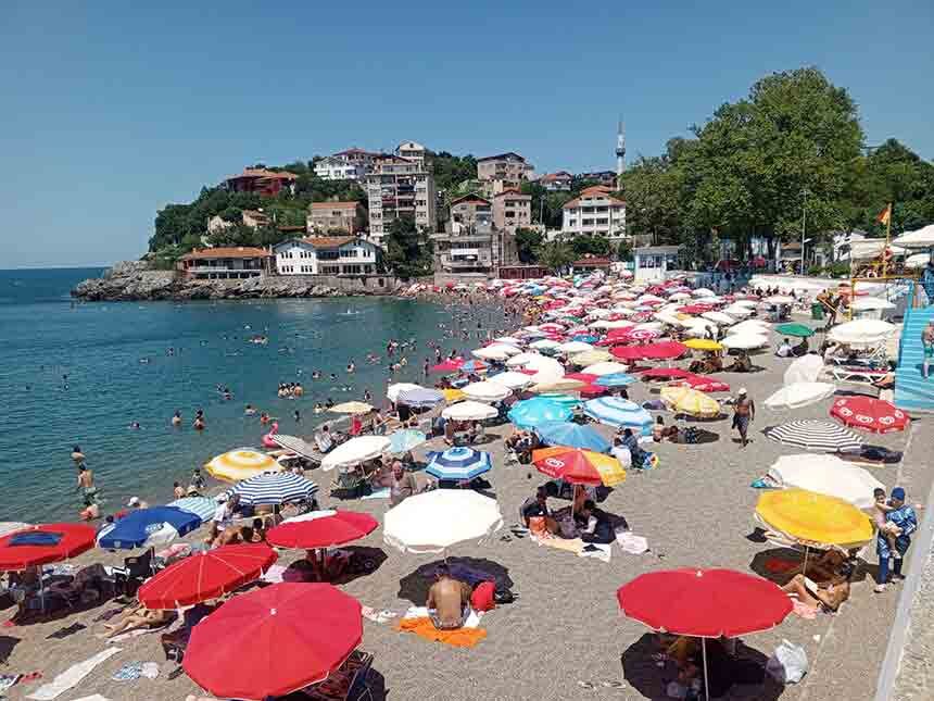Kapuz Plajı Pazar Izdihamı (1)