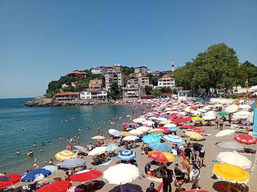 Kapuz Plajı Pazar Izdihamı (3)