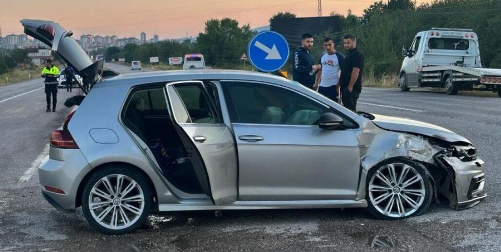 Kastamonu'da iki otomobil çarpıştı: 2 yaralı