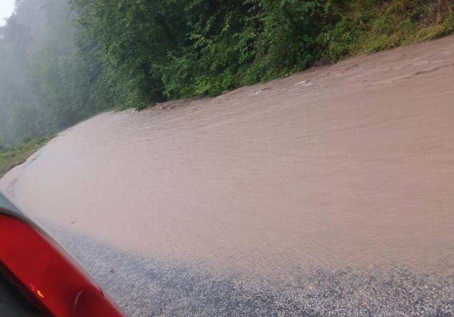 Kastamonu'da kuvvetli sağanak ve heyelanlar ulaşımı olumsuz etkiledi