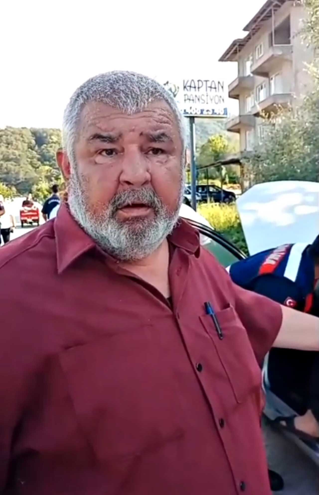 Park Halindeki Otomobil Alevlere Teslim Oldu Yangın Tüpleriyle Seferber Oldular (2)