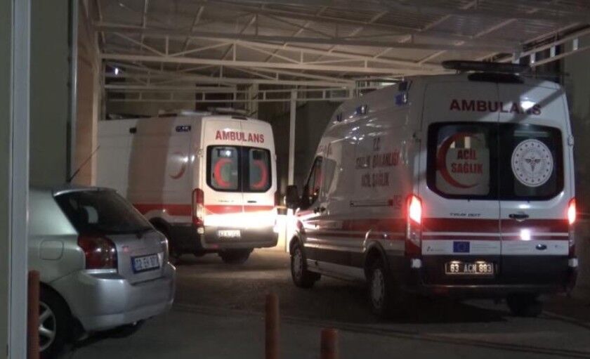 Tırın altında kalan işçi hayatını kaybetti