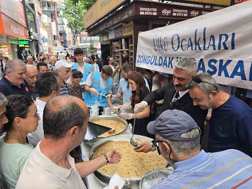 Ülkü Ocakları Aşure Etkinliği (1)