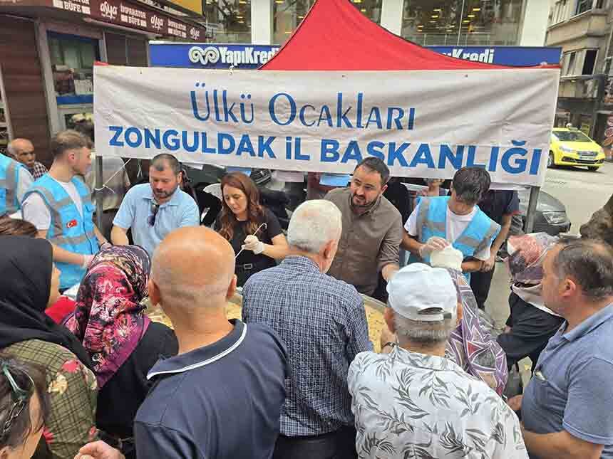 Ülkü Ocakları Aşure Etkinliği (3)