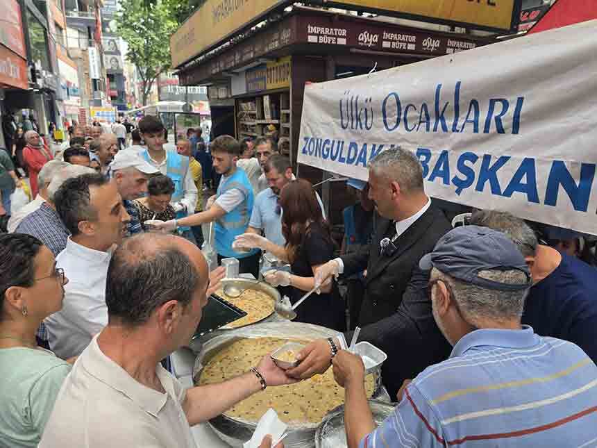 Ülkü Ocakları Aşure Etkinliği (4)