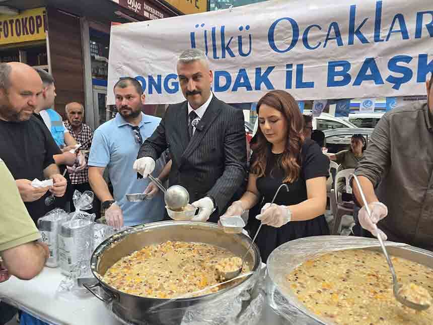 Ülkü Ocakları Aşure Etkinliği (5)