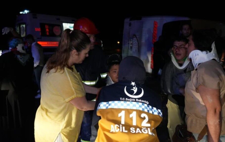 Yolcu Otobüsü Kazası 29 Yaralı 3